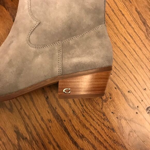Coach Dannie Bootie Gray Suede Size 9.5 - Picture 4 of 11